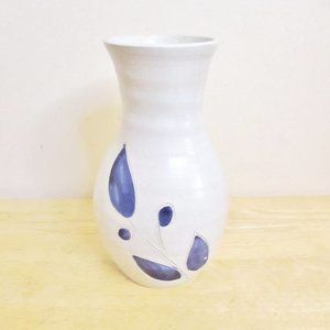Williamsburg Va. Pottery Salt Glaze Vase, Gray w/Cobalt Blue Leaves, 7.5" High